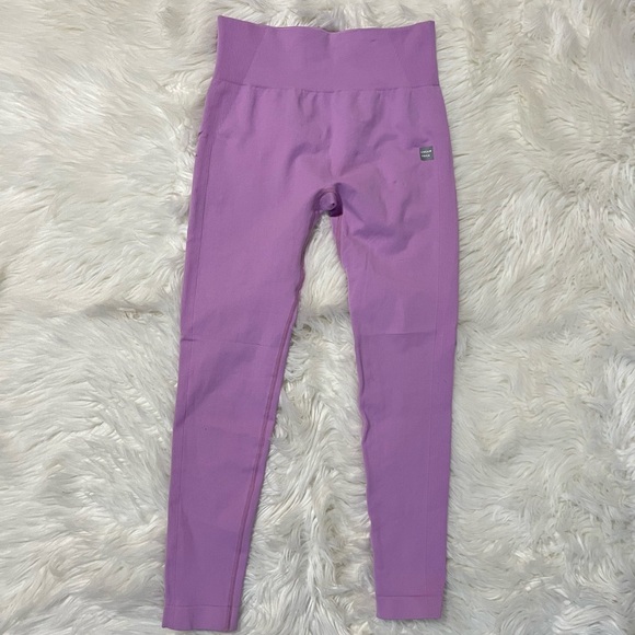 Cream Yoga Pants - Cream Yoga Lilac Leggings